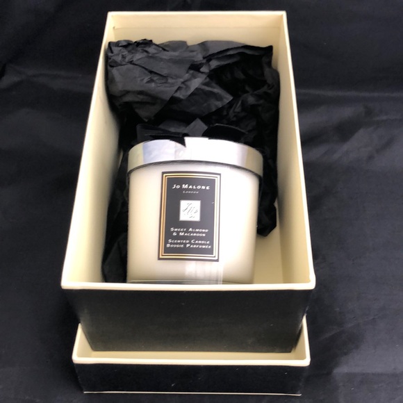 Jo Malone Discontinued Sweet Almond & Macaroon Scented Candle with box. - Picture 2 of 5